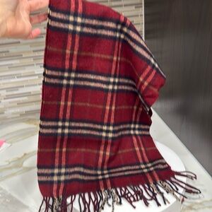 ❌SOLD❌Burberry 💯 cashmere burgundy scarf unisex